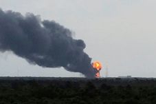 Roket SpaceX Andalan...