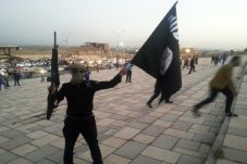 ISIS Potong Tubuh 9...