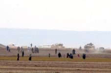 Tank Turki Kembali Sebrangi...
