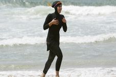 Larangan Burkini Bukti...