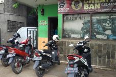 Warnet di Pasar Minggu...