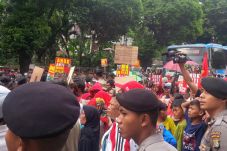 Front Wong Cilik tiba...