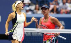 Kerber-Wozniacki Berebut...