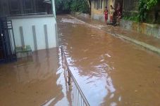 Kerap Kebanjiran, Warga...
