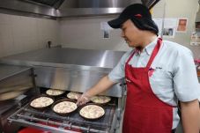 Kecewa, Pizza Hut Akui...