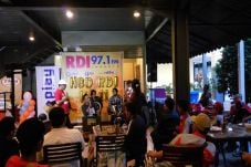Rayakan Hari Jadi, Radio...