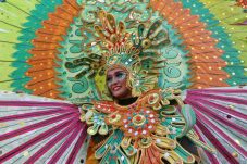 Festival F8 Membuat...