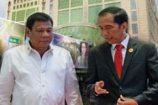 Jokowi dan Duterte Blusukan...