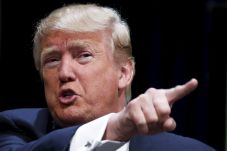 Trump Ragukan Laporan...
