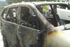 Xenia Terbakar di Jalan...