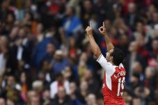 Sepakan Penalti Cazorla...