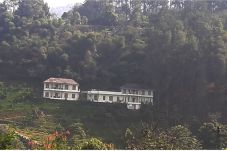 Vila di Kawasan Lindung...