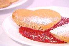 Pancake Hati Stroberi...