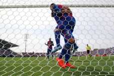 Trio MSN Lanjutkan Teror,...