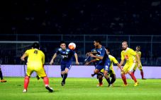 Skuat Pincang Arema...