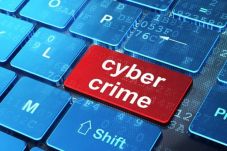 Ancaman Perang Cyber...