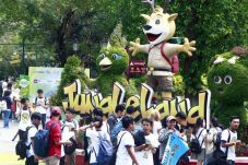 Pertarungan Monster...