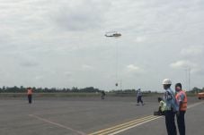 Empat Heli Padamkan...