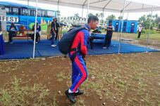Parasut Tidak Mengembang,...