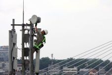 Tetap Bersaing Sehat...