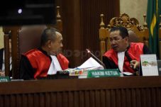 Sebelum Sidang, Majelis...