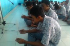 Pelajar Ciamis Salat...