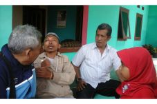 Rumah Rata dengan Tanah,...