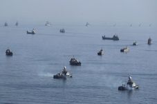 Iran Pamer Kekuatan...