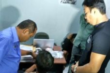 Bandar Narkoba Sembunyikan...