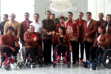 Jokowi Sambut Atlet...