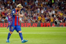 Barcelona Parkir Messi...