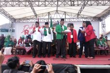 Diusung Tiga Parpol,...