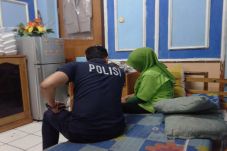 Kesal Ulah Suami, Zubaidah...