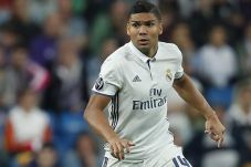 Gelandang Madrid Cedera...