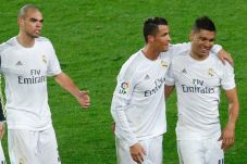 Zinedine Zidane Diterjang...