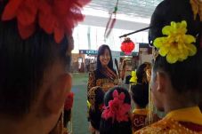 Penumpang di Terminal...