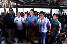 Ahok: Kita Masih Waras,...