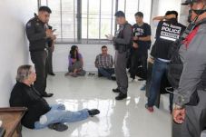 Pria Asing di Thailand...