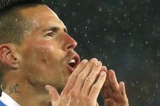 Rayakan Gol ke-100 di...