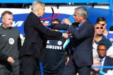 Gaya Main MU Mourinho...