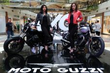 Moto Guzzi V9 dan Vespa...