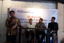 Universitas Prasetiya...