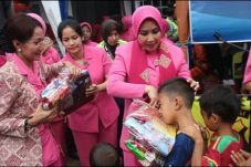 Bhayangkari Polri Bantu...