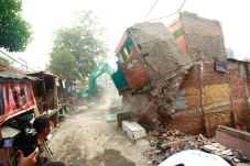 Puluhan Rumah Warga...