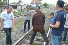 Hendak Mandi di Sungai,...