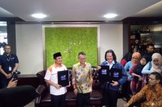 Ustaz Yusuf Mansur dan...