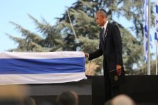 Kutip Peres, Obama:...