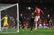 Catat Lucky Seven, Zlatan...