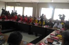 Berjalan Lancar, Rapat...