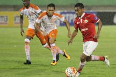 Kalahkan Perseru, Persija...